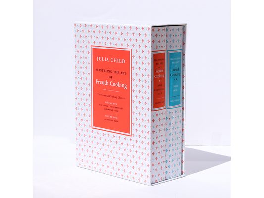 Mastering the Art of French Cooking (2 Volume Box Set): A Cookbook
