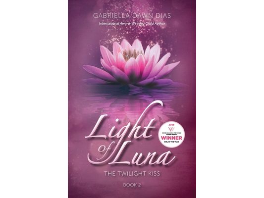 Light of Luna: The Twilight Kiss